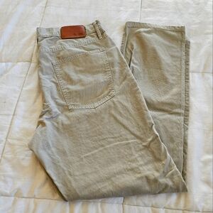 Taylor Stitch Democratic men's pants size 33. Beige